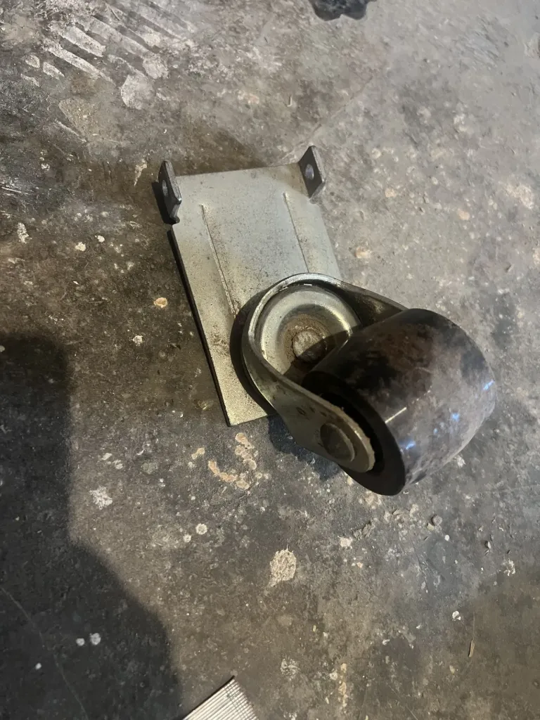 RUEDA GIRATORIA CON PLACA DE MONTAJE